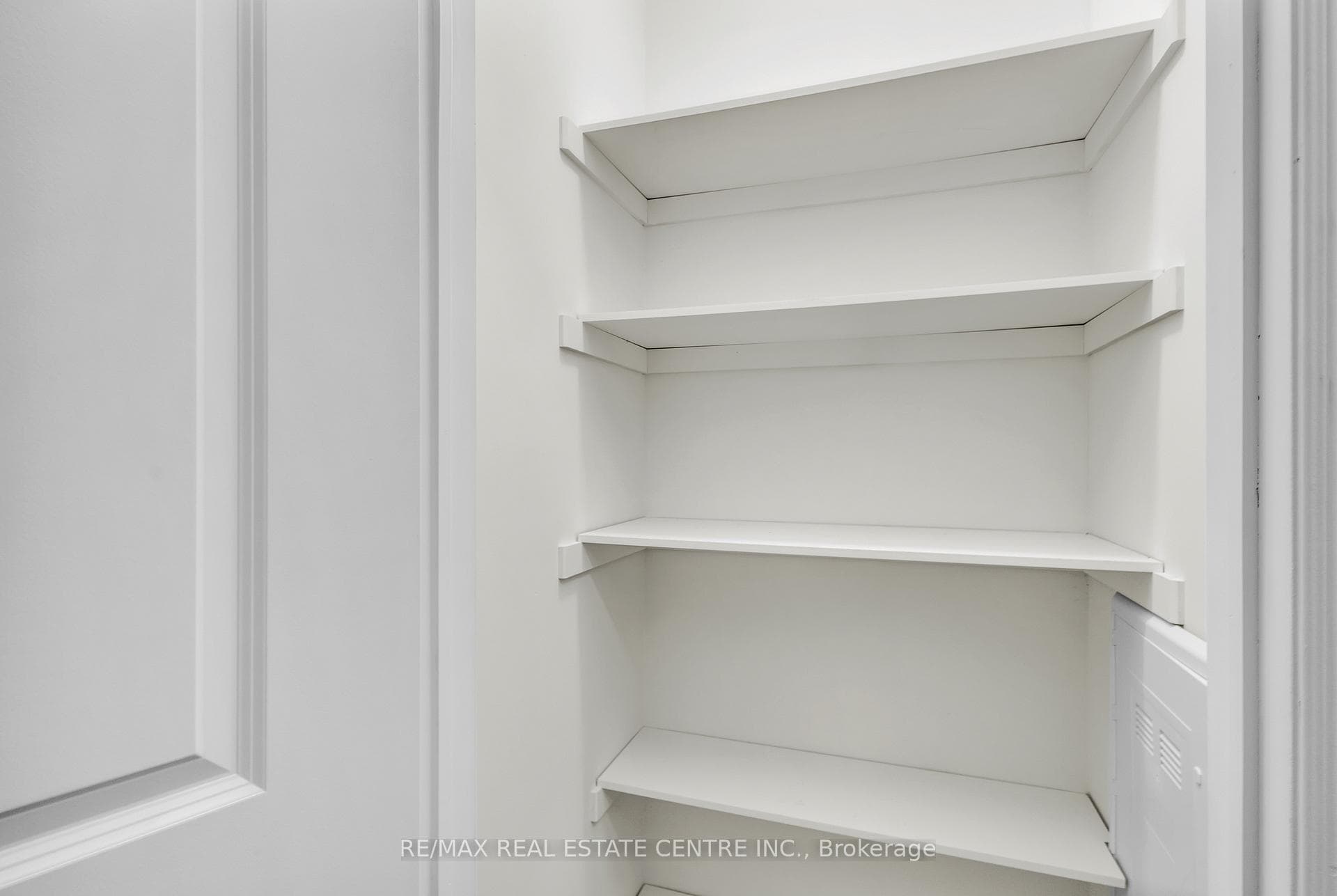 10 Halliford Place Unit 312 photo 23