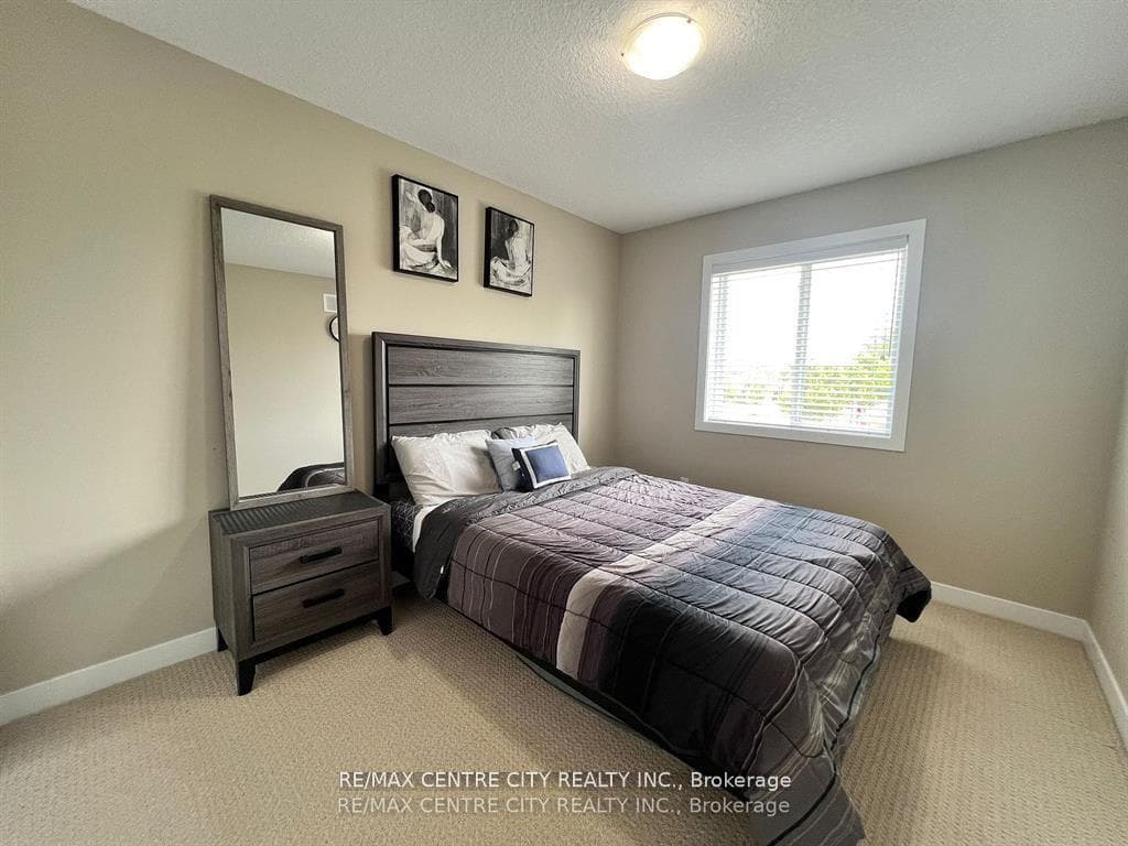 1138 Sandbar Street photo 8