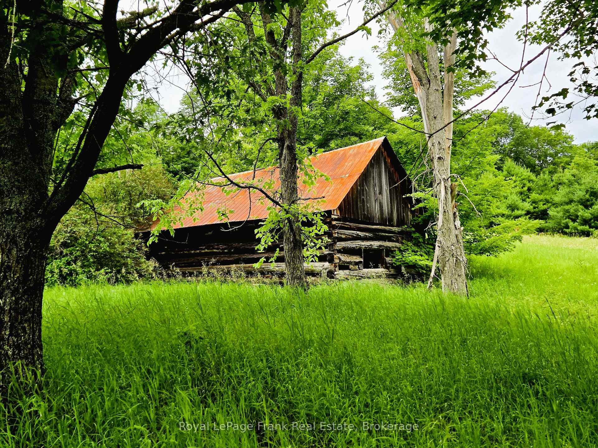 1804 Clydesdale Road photo 35