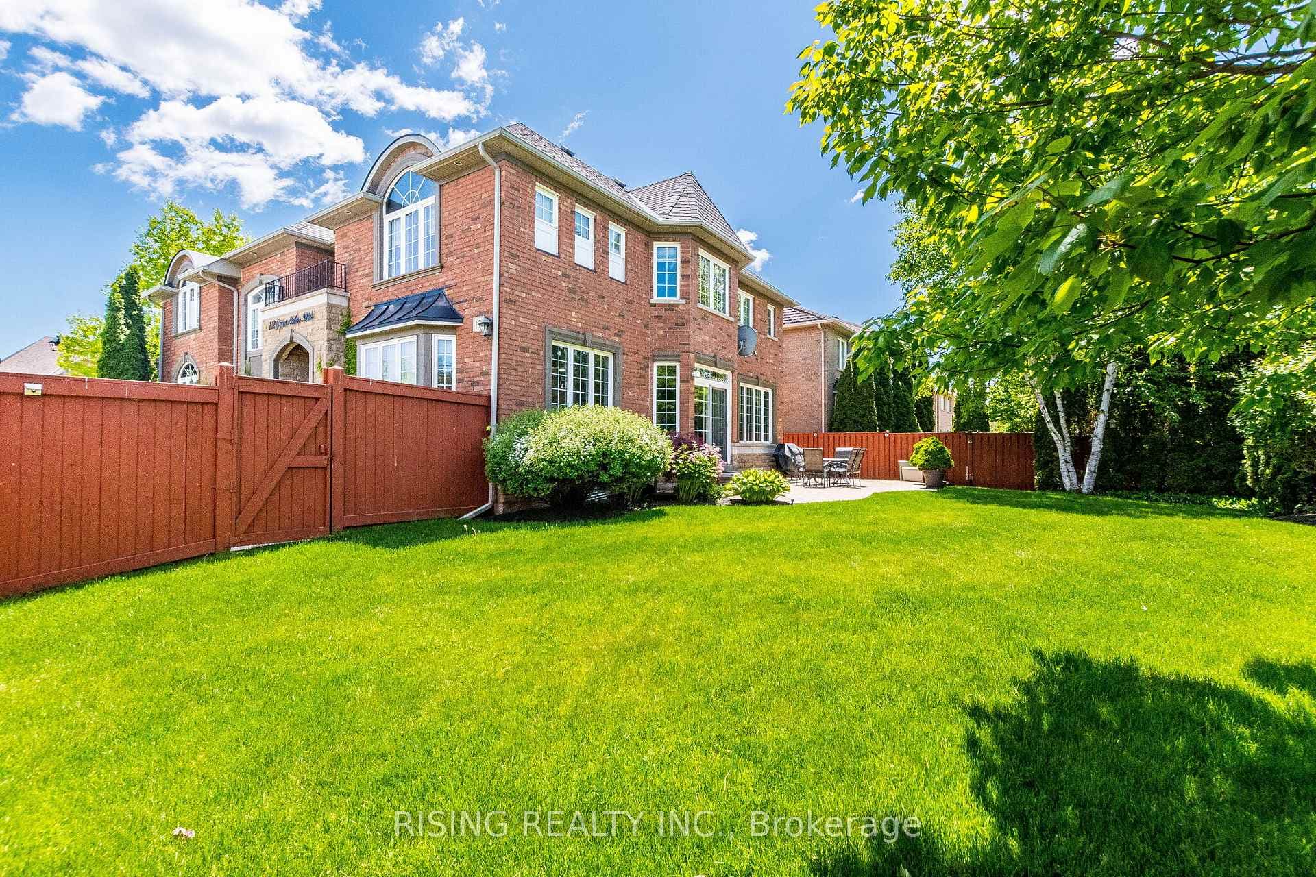 112 Great Lakes Boulevard photo 48