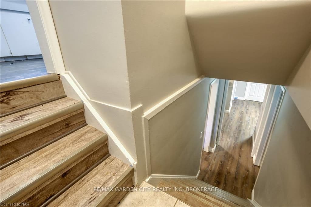 102 JACOBSON Avenue photo 22
