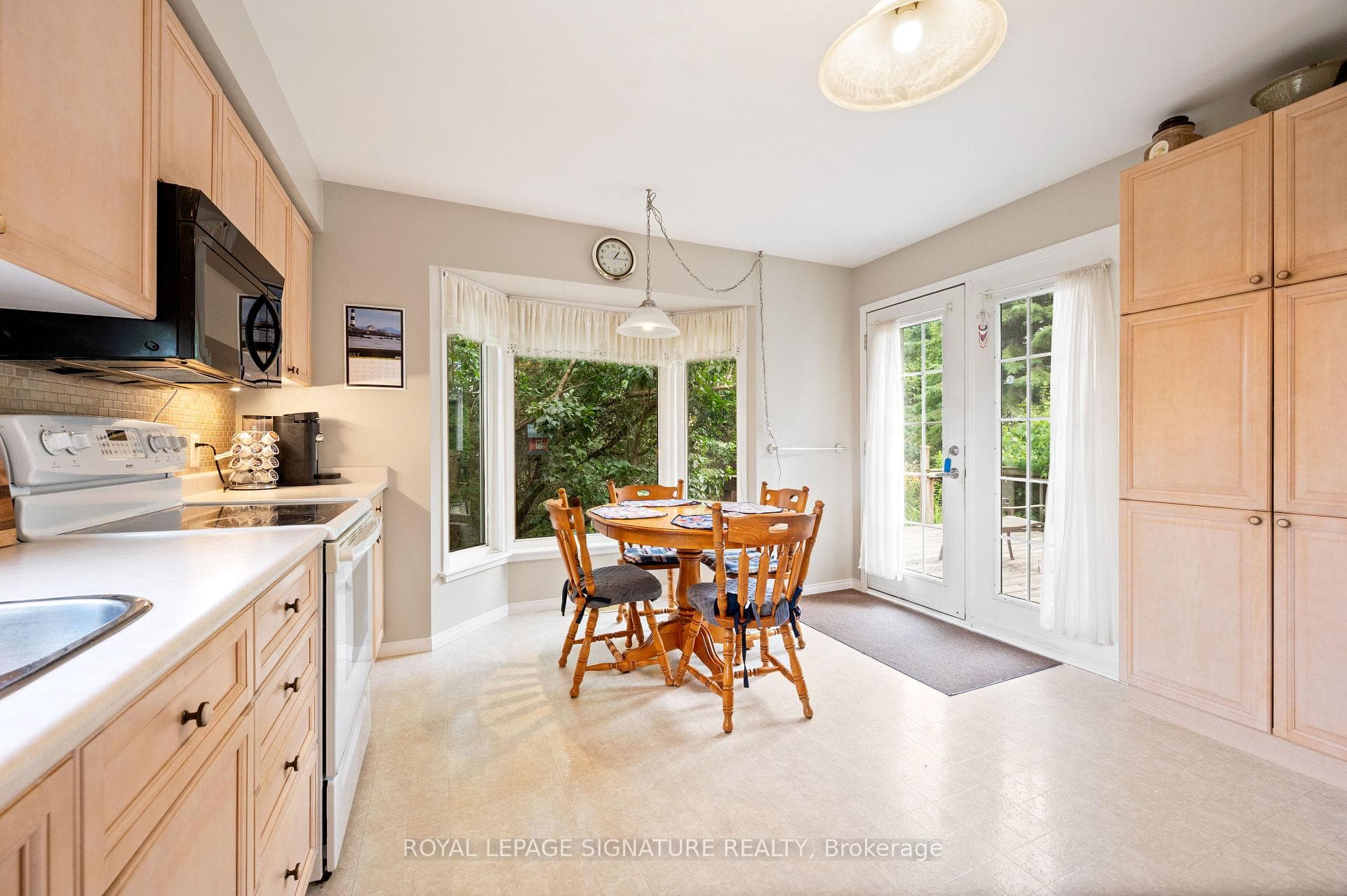 9 Huron Court photo 22