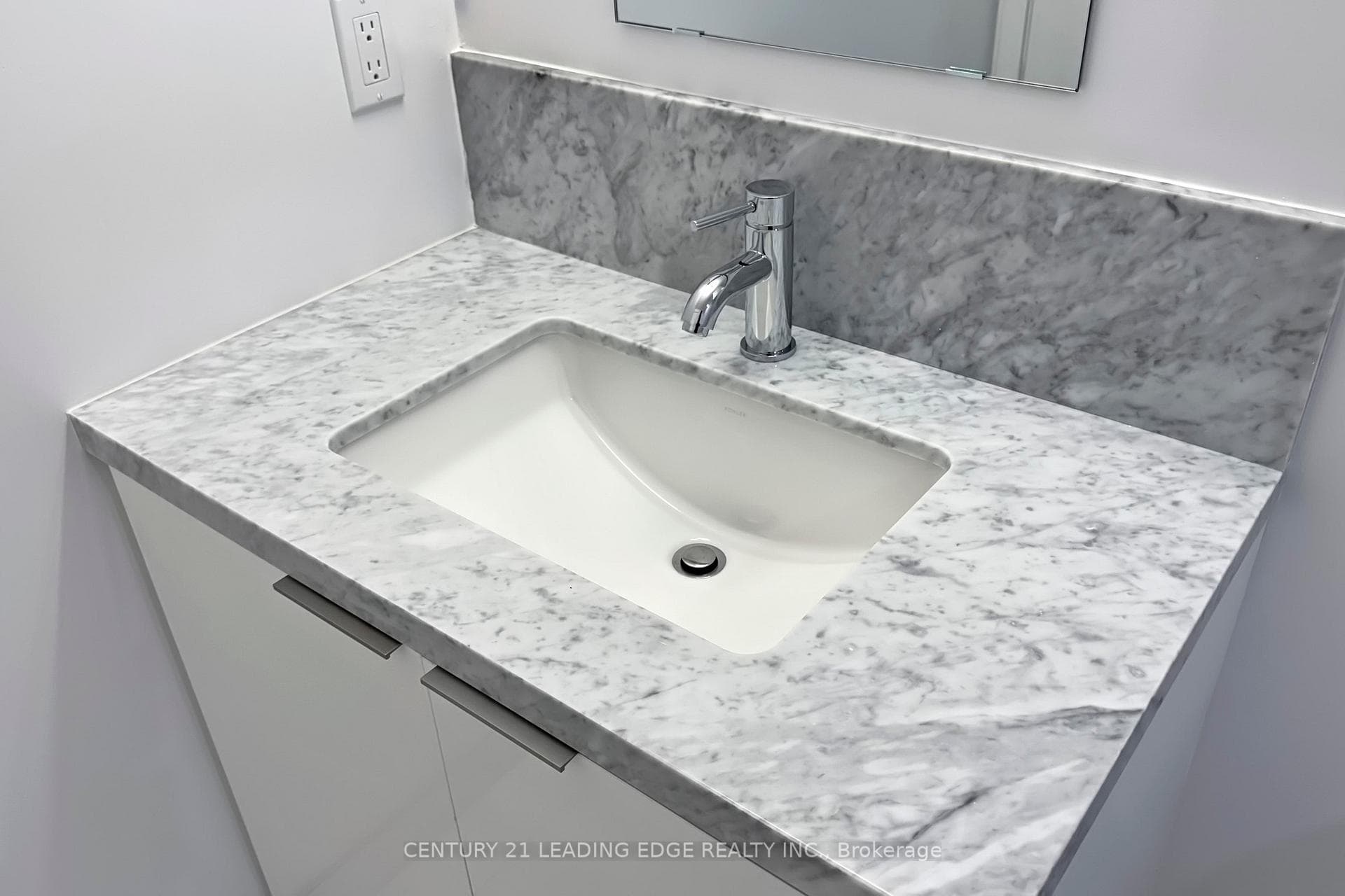 121 St Patrick Street Unit 1711 photo 5