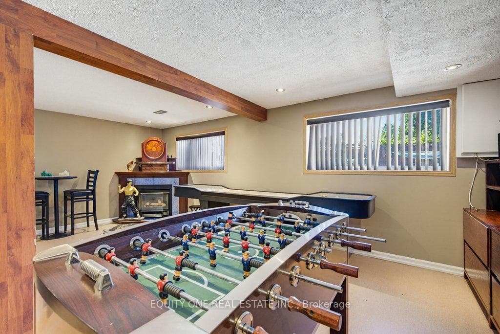 1112 Burgundy Lane photo 32