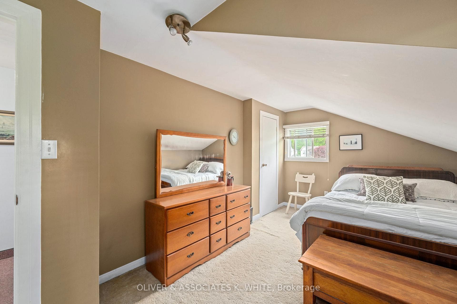 402 Edith Cavell Boulevard photo 18