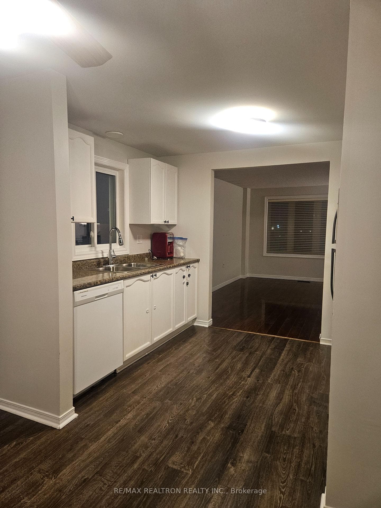 11 Finlay Road Unit Main photo 8