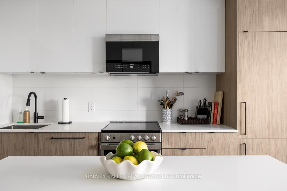 2369 Danforth Avenue Unit 710 photo 7