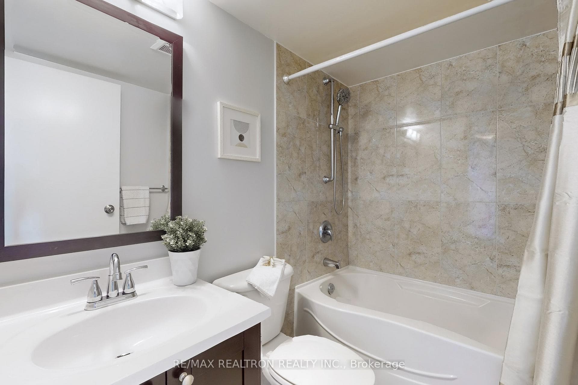 1131 Steeles Avenue Unit 407 photo 13