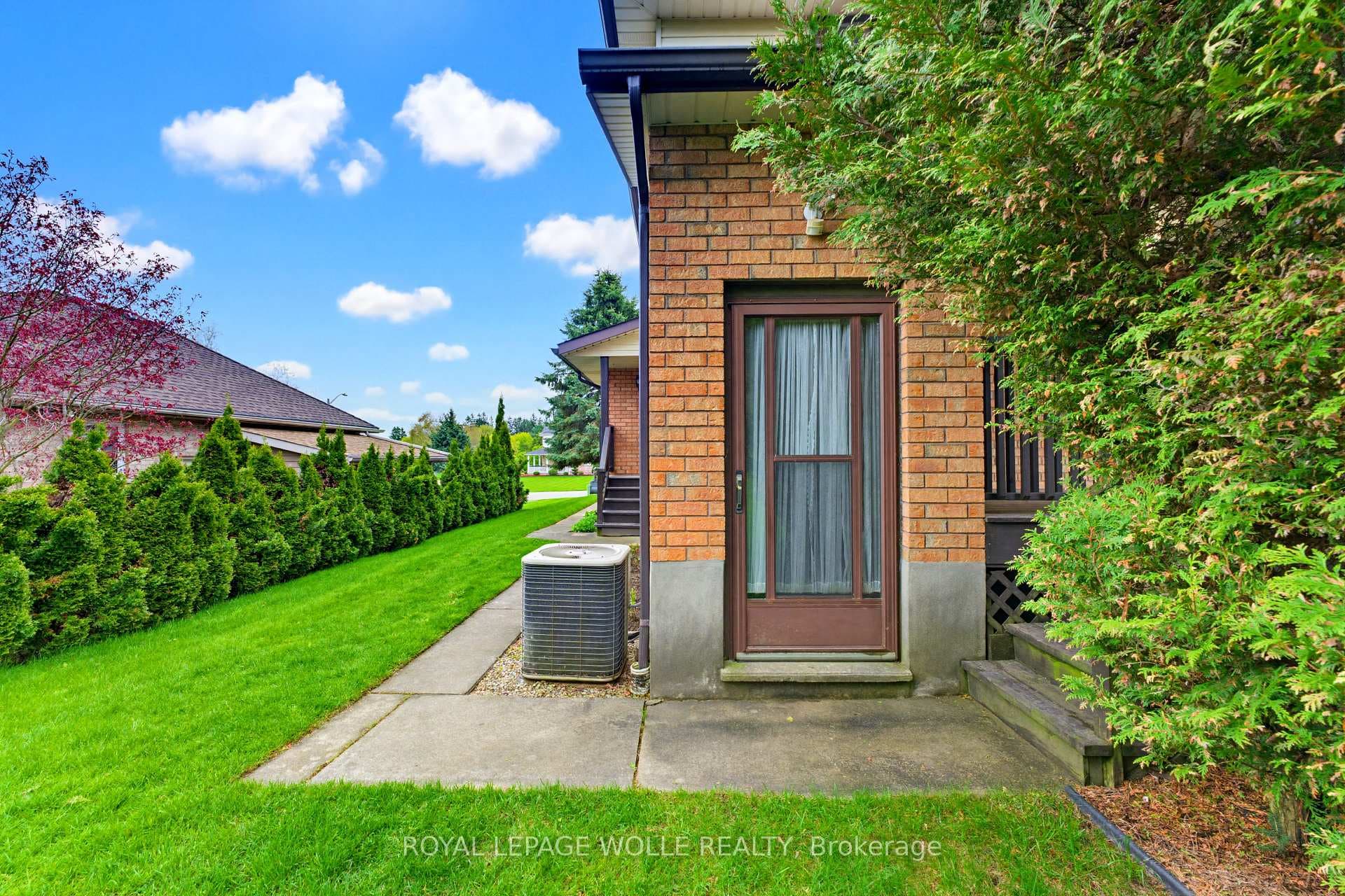 64 Hilltop Court photo 42