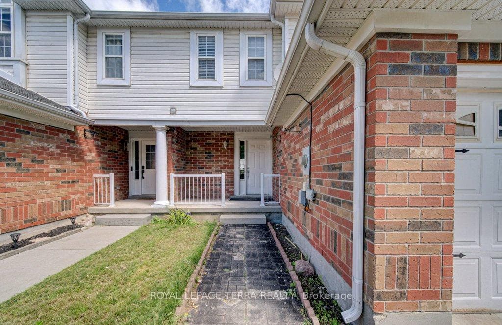 139 WERSTINE Terrace photo 3
