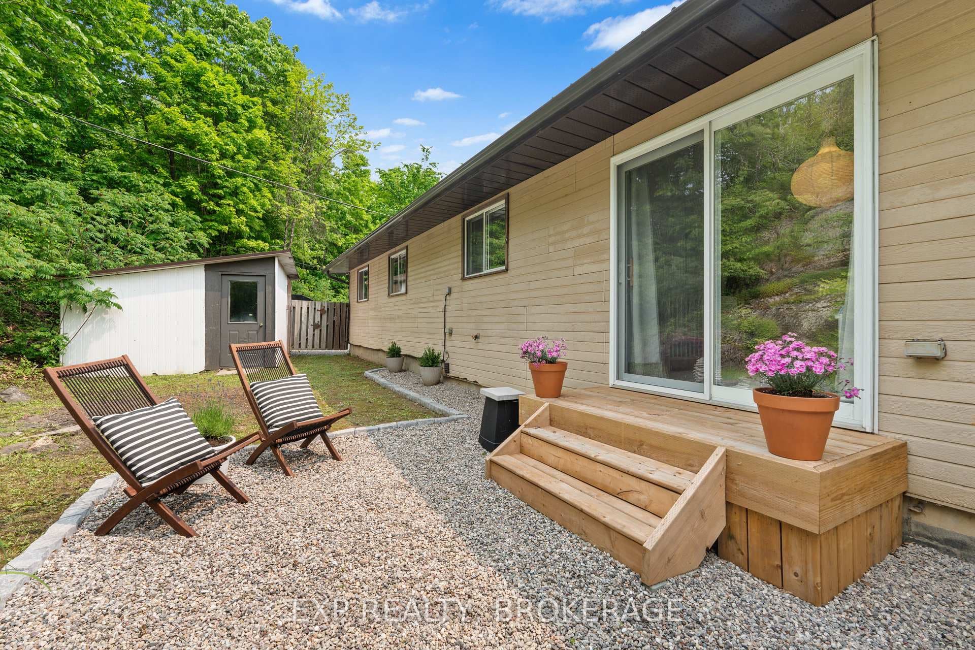 8283 PERTH Road photo 38