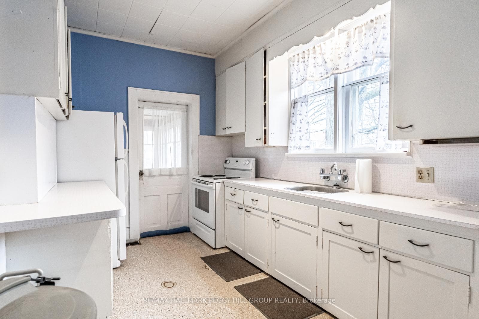 437 Midland Avenue photo 3