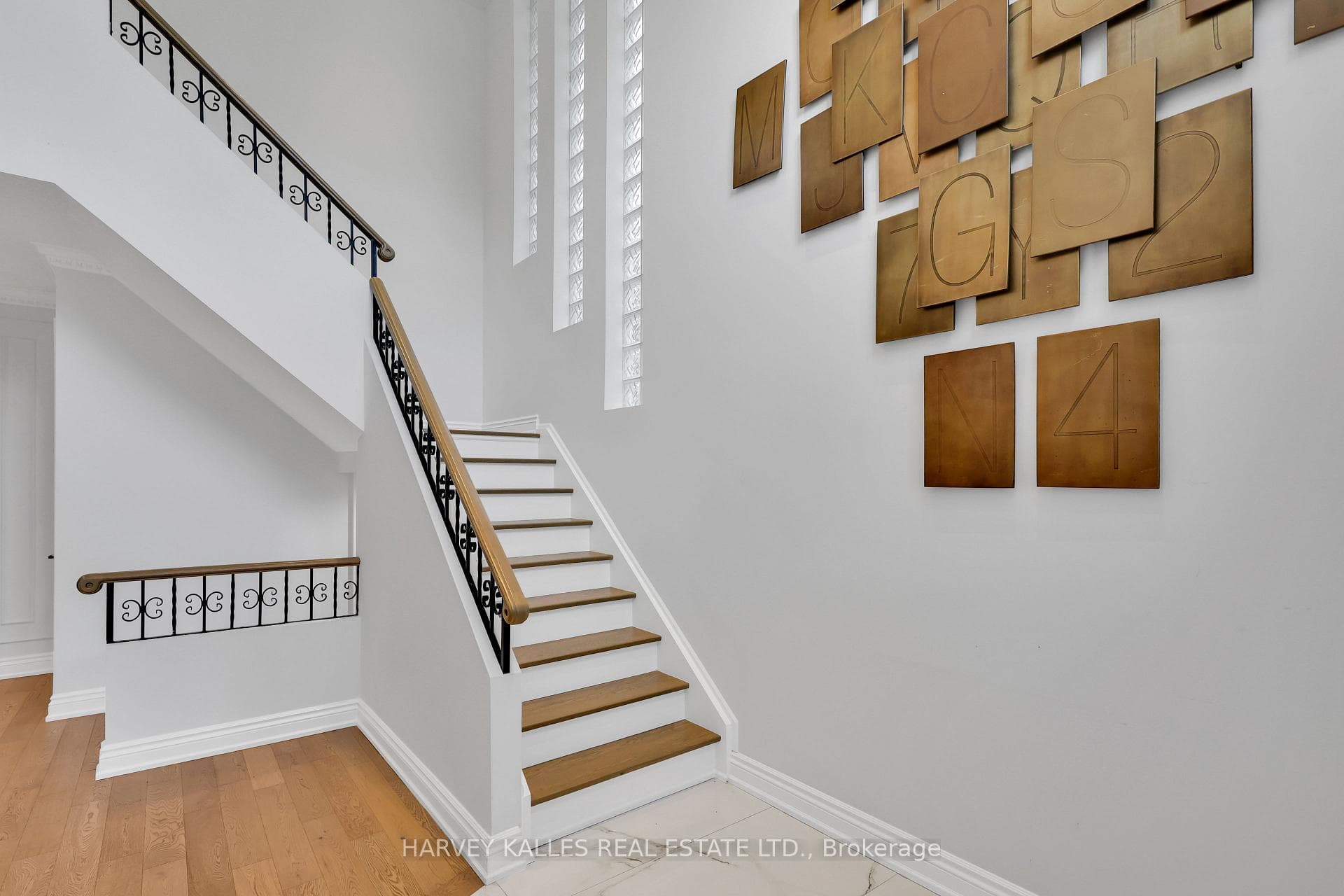 737 Woburn Avenue photo 21