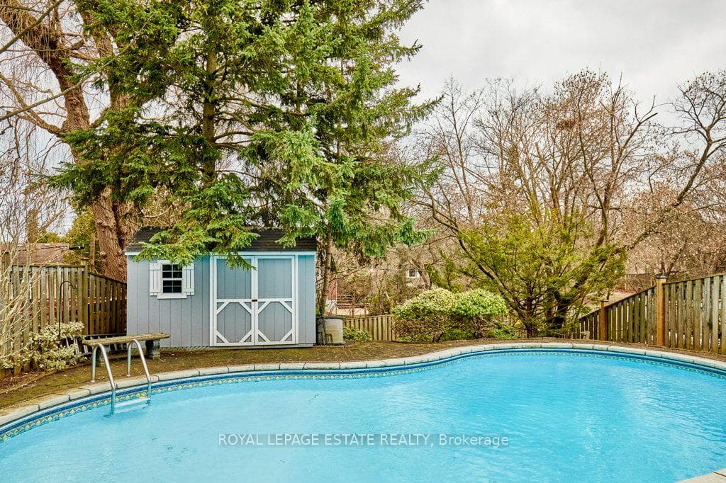 138 Beaverbrook Court photo 39