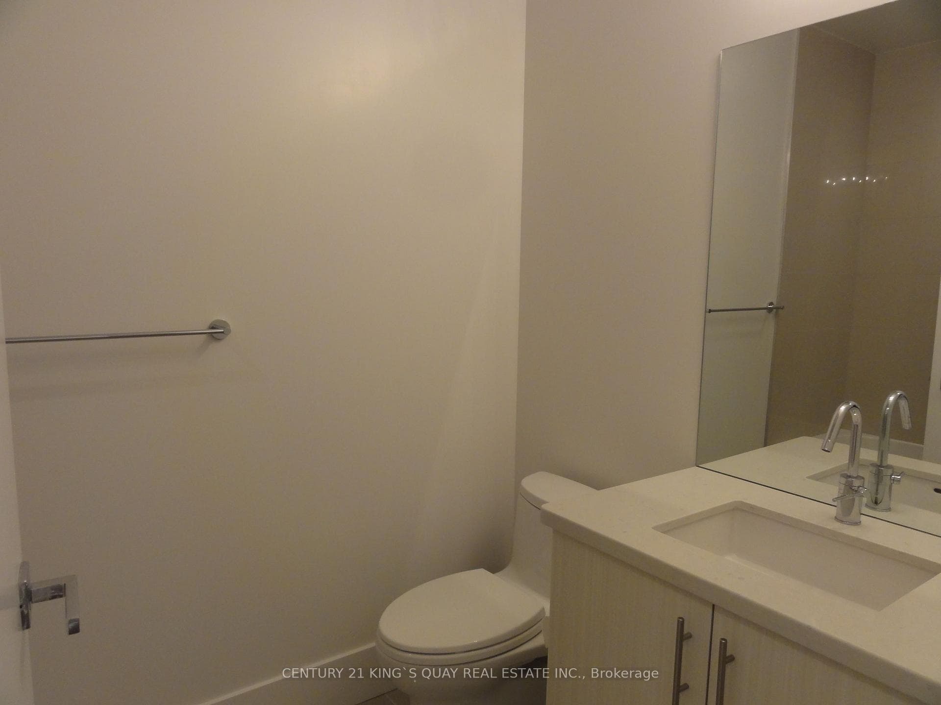 29 Queens Quay N/A Unit 719 photo 6