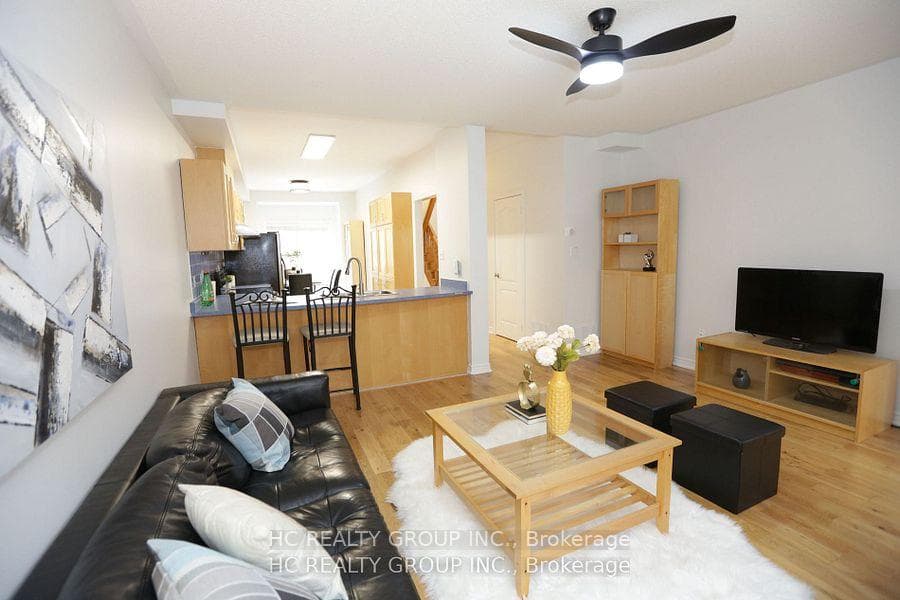 31 Melissa Way photo 8