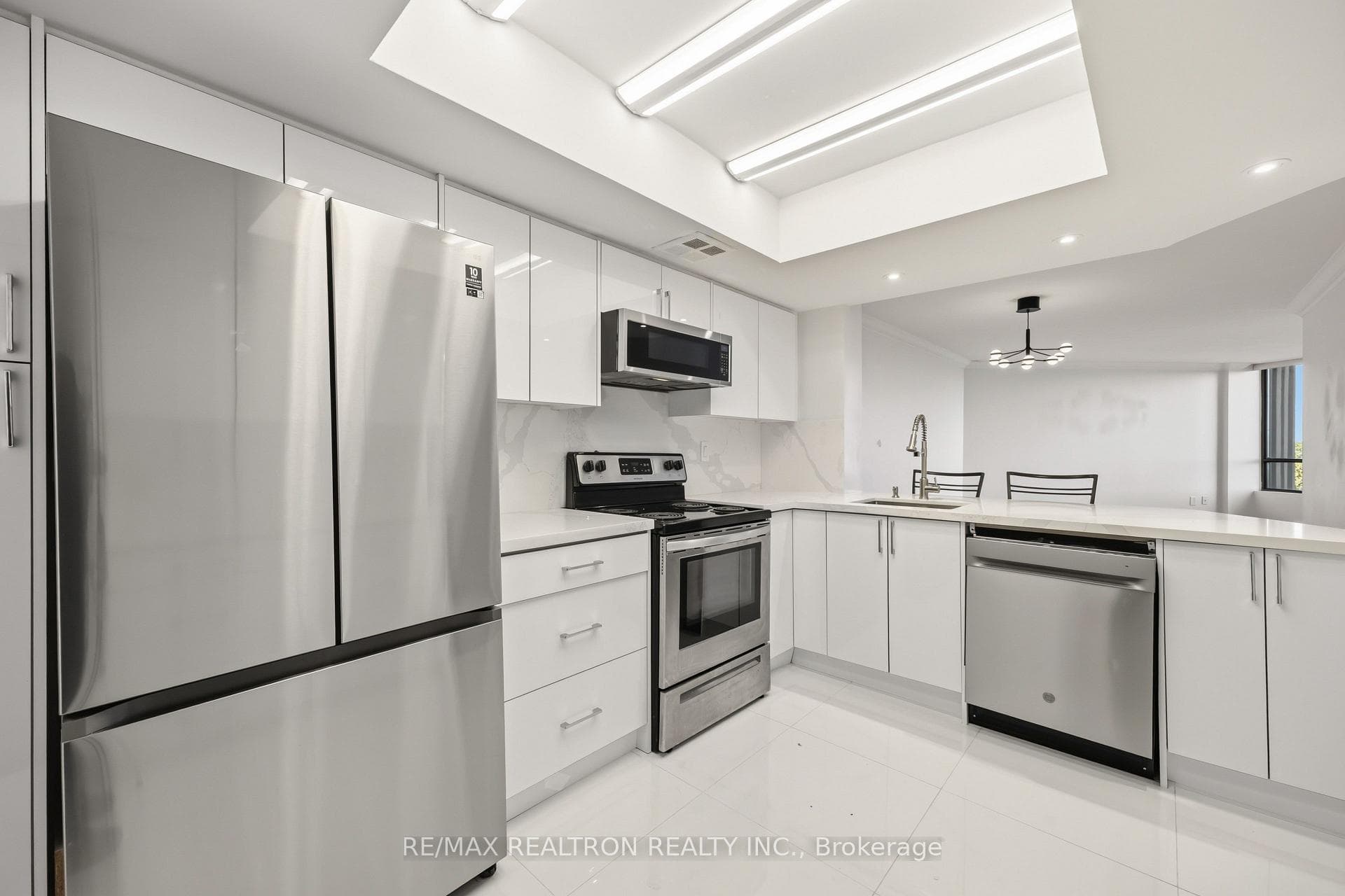 7440 Bathurst Street Unit 608 photo 15