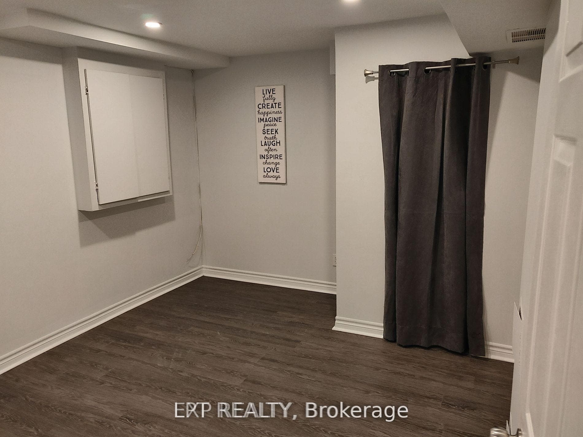 9 Michigan Avenue Unit Legal Basement Apartment photo 13