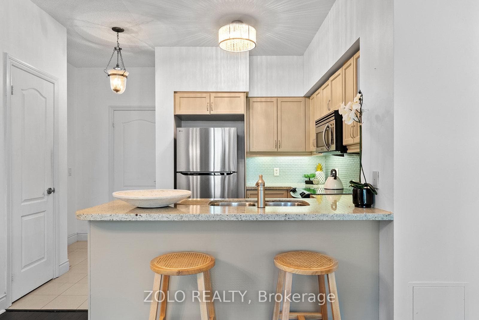 319 Merton Street Unit 113 photo 9