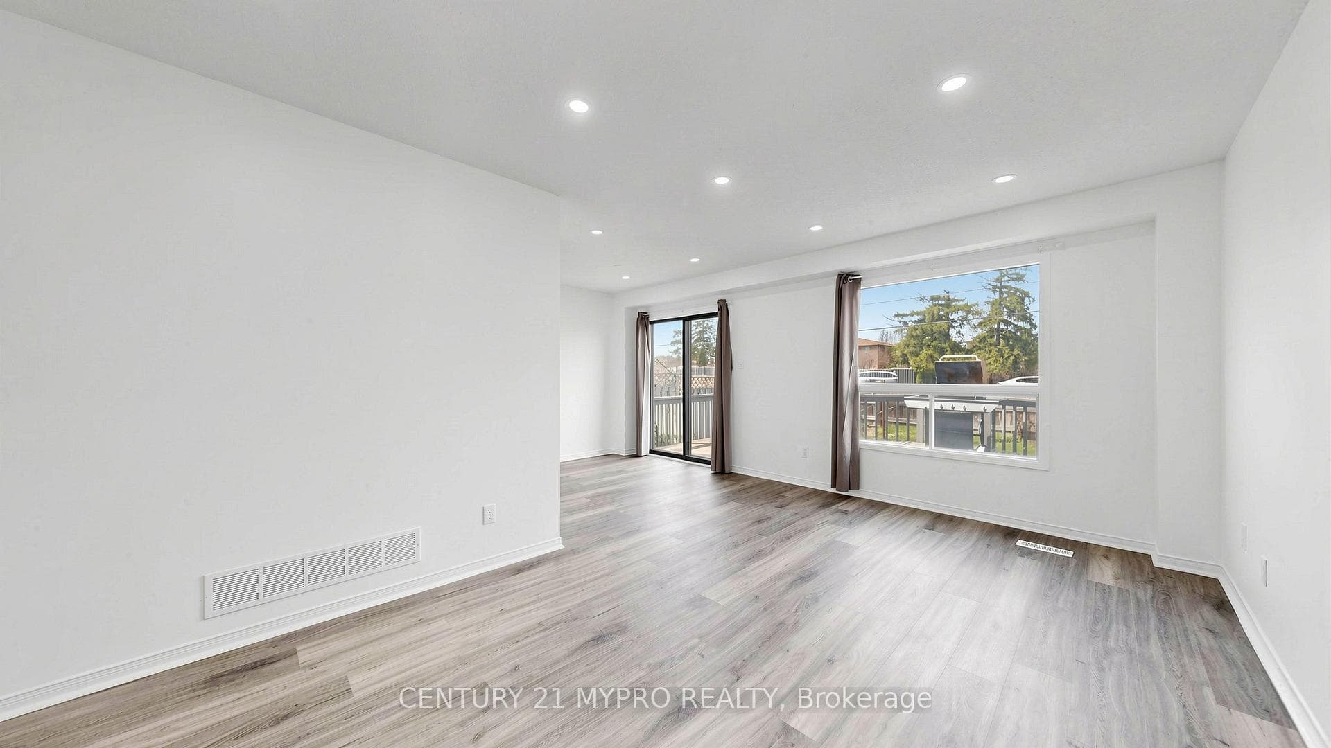 1399 Anton Square photo 3
