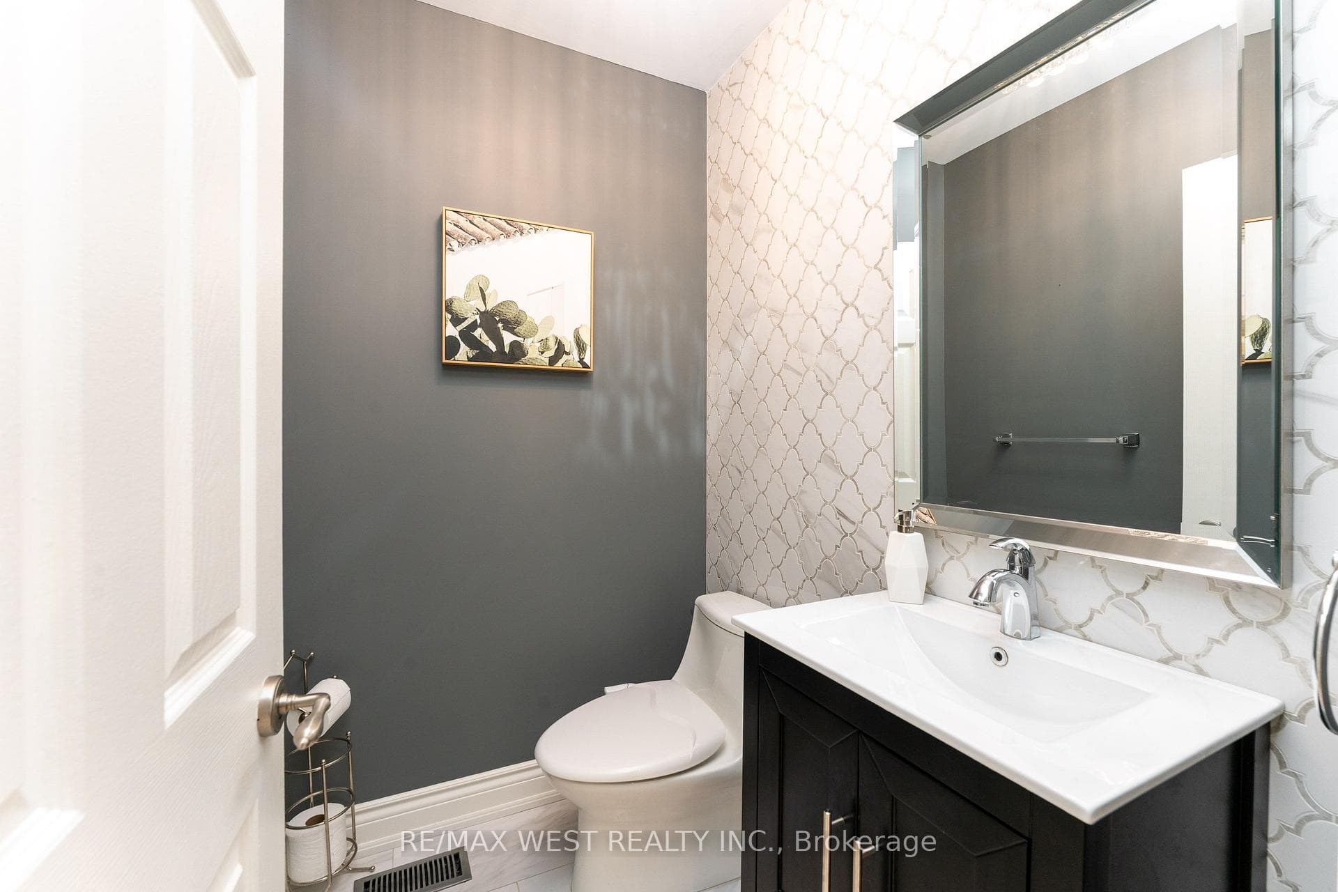 72 Alpha Court photo 27