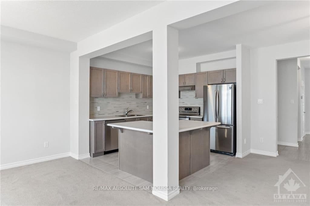 819 REGULUS Ridge photo 9