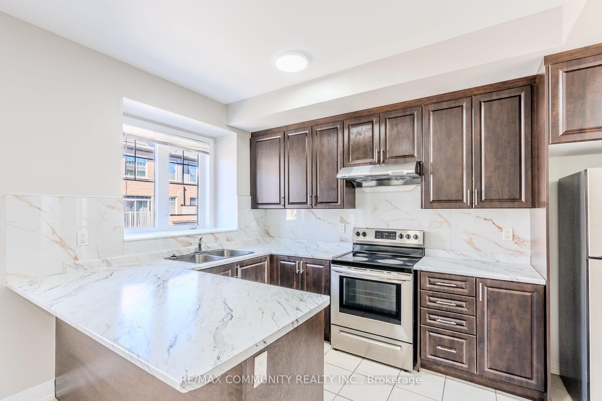 823 Atwater Path photo 12
