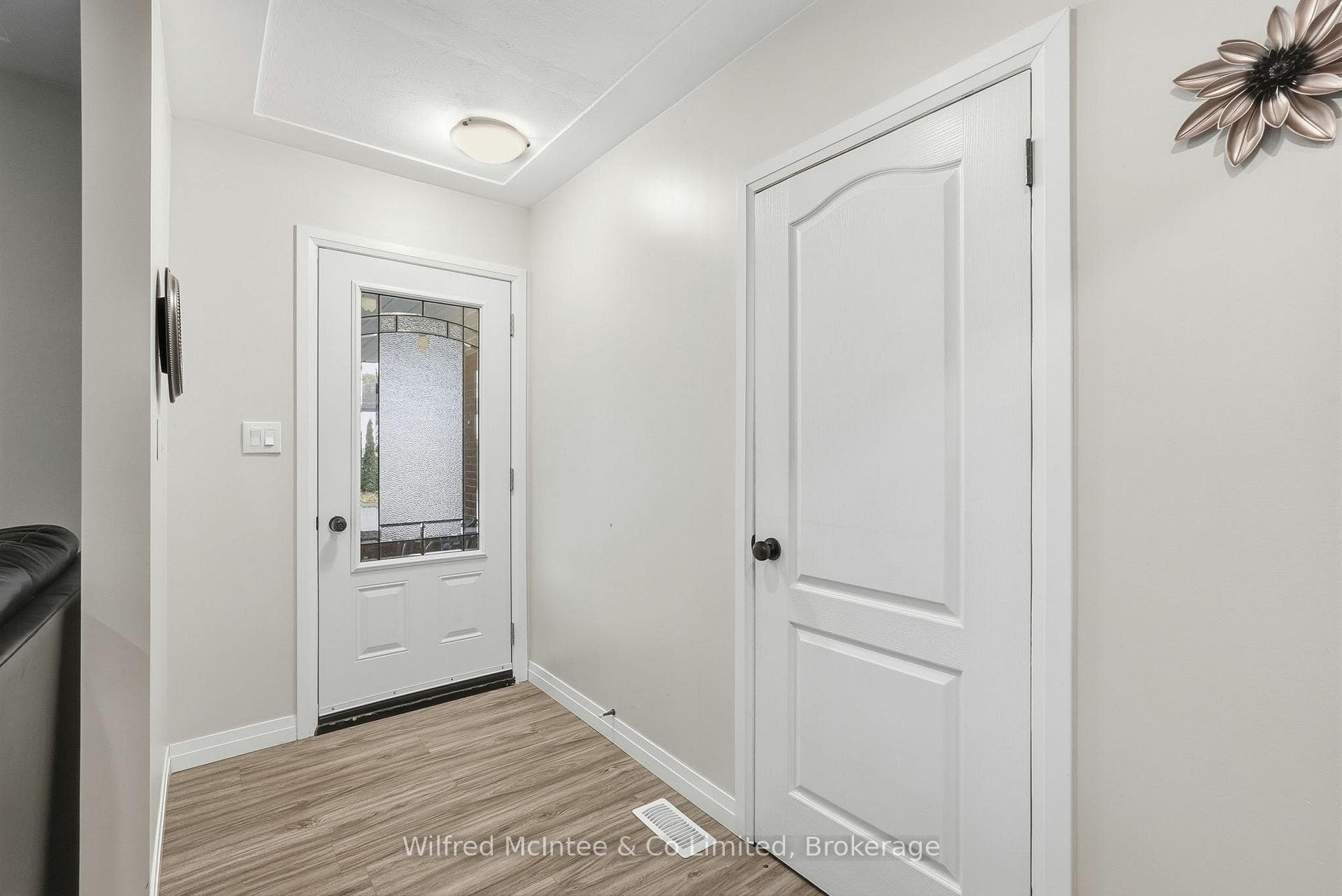 856 York Avenue photo 8