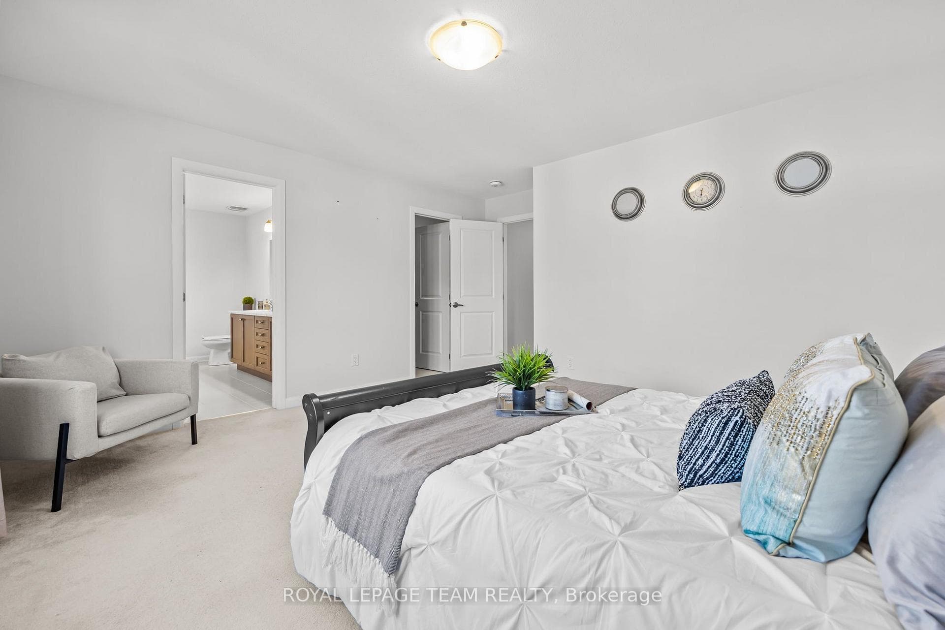 70 Ralph Erfle Way photo 18