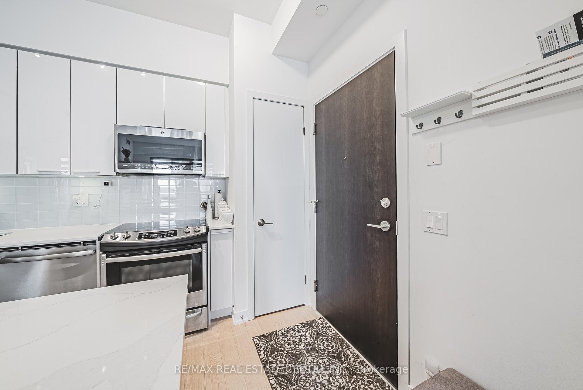 10 Park Lawn Road Unit 2405 photo 3