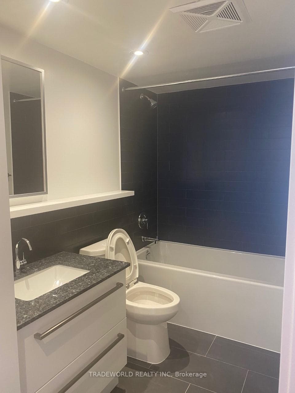 120 Varna Drive Unit 1107 photo 8