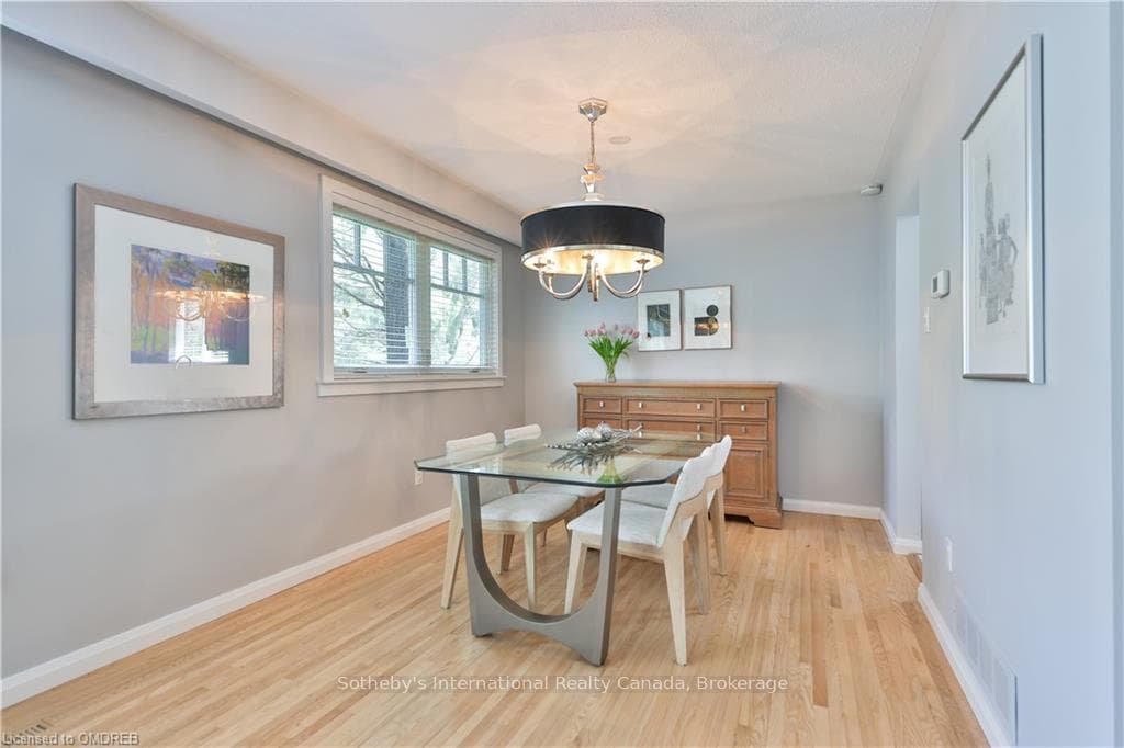 493 ANTHONY Drive photo 8