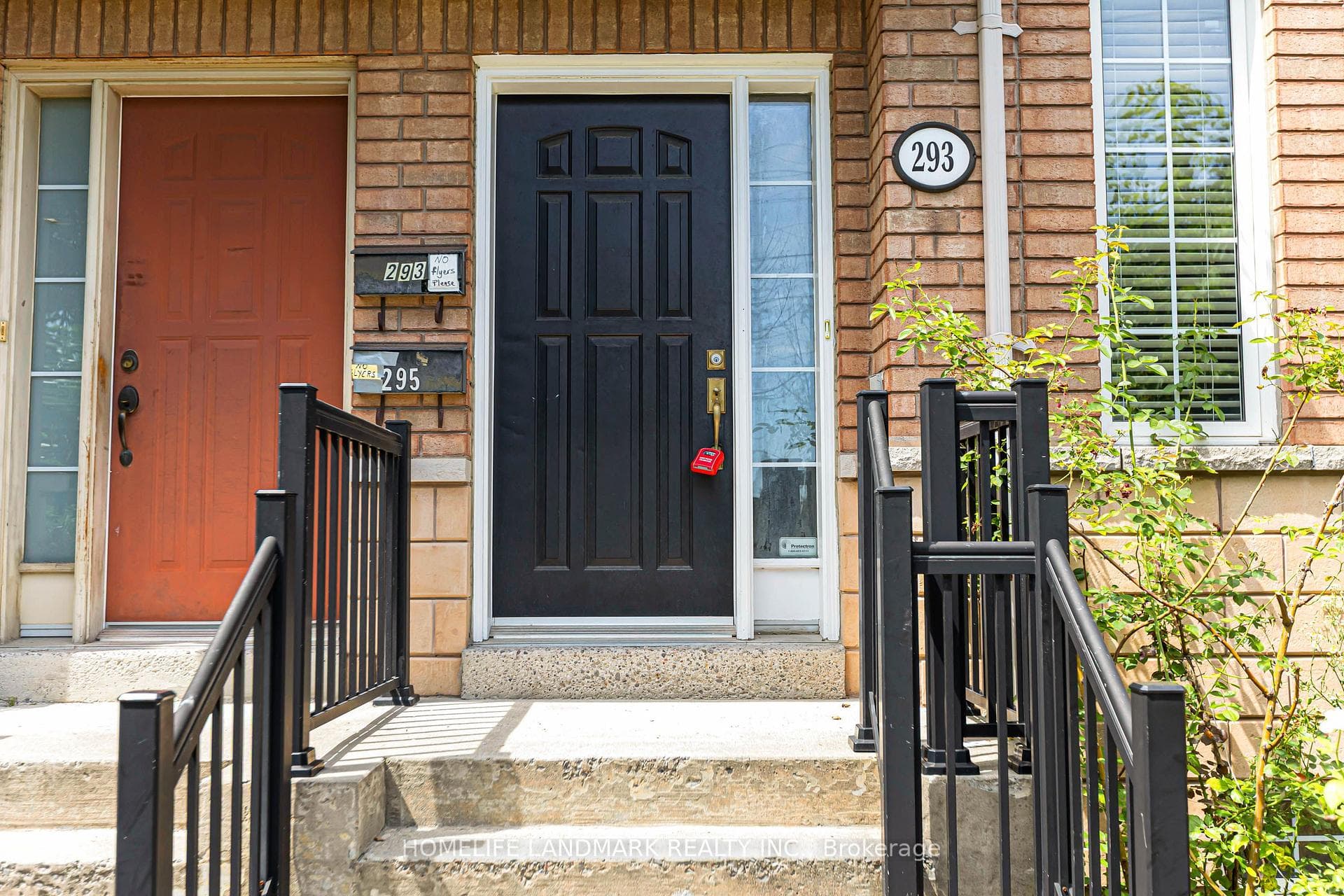 293 Murray Ross Parkway photo 2