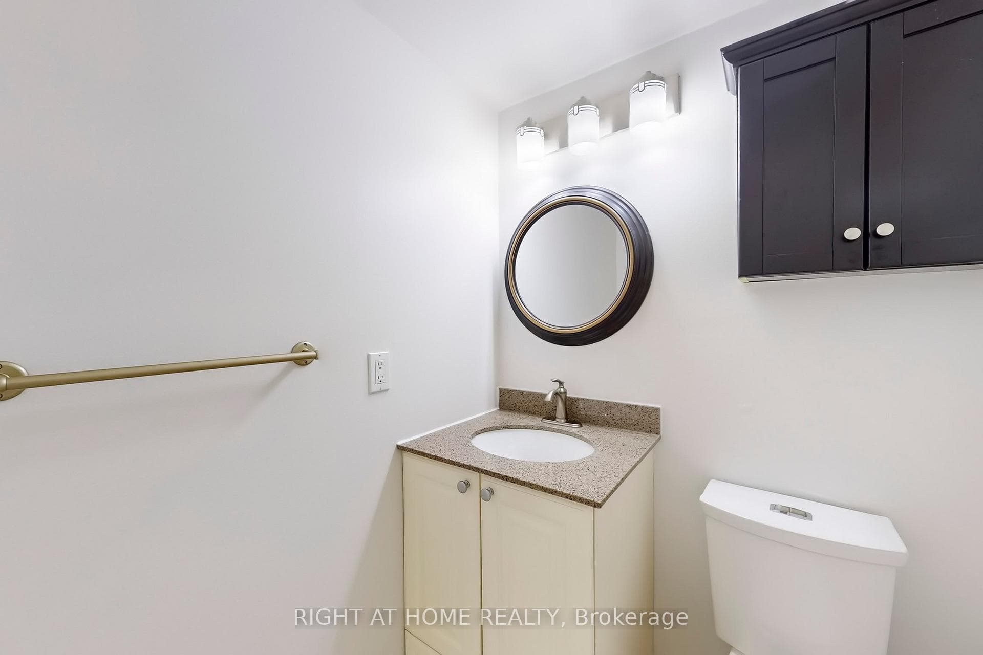 7451 YONGE Street Unit 201 photo 12
