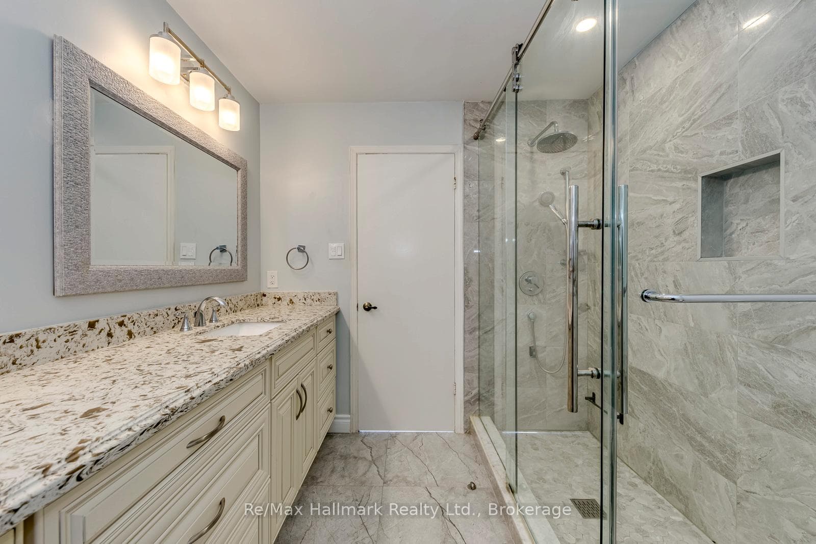 2251 Bennington Gate photo 39