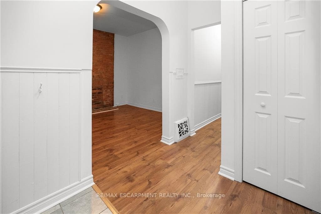 134 Stanley Avenue Unit MAIN photo 12