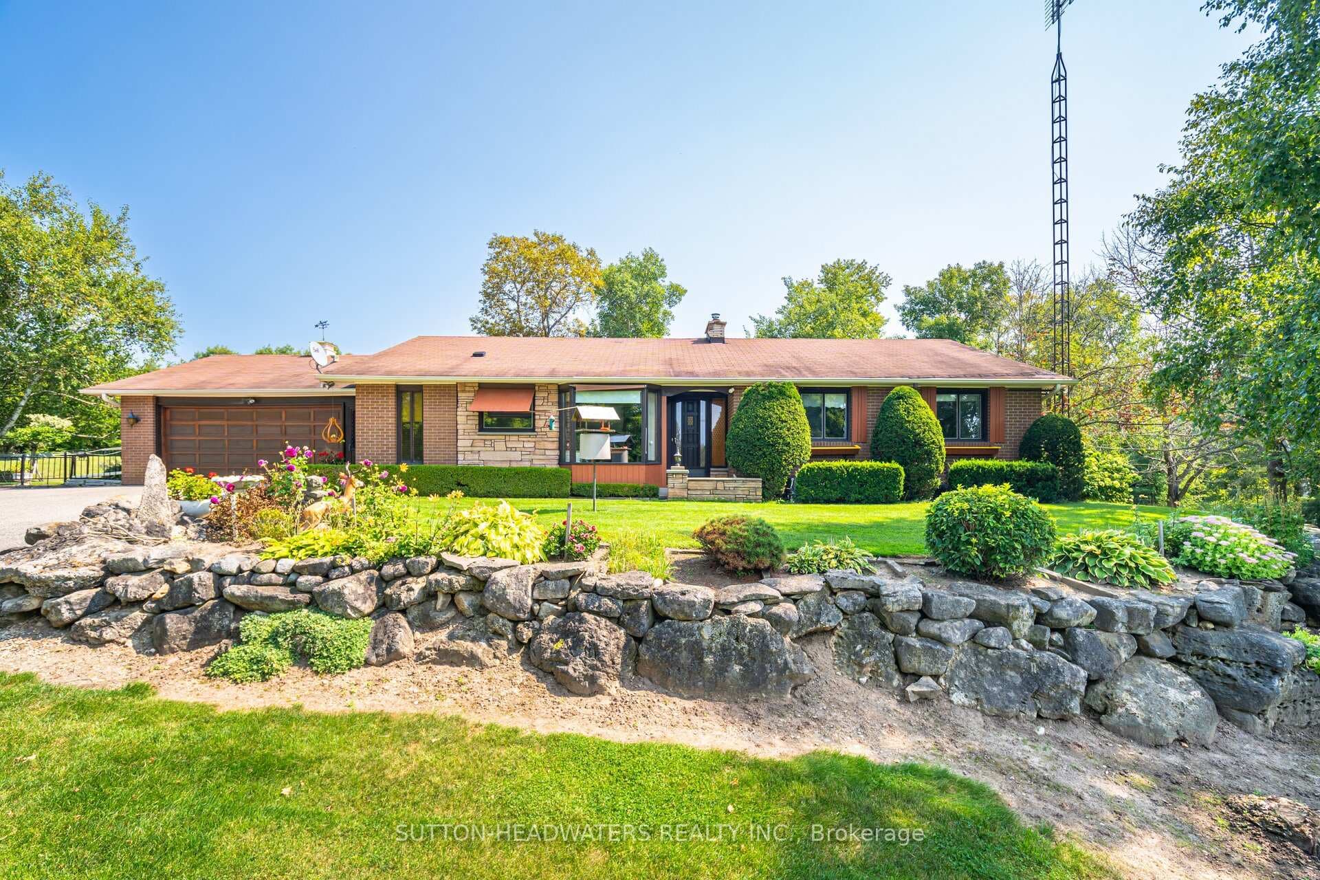 3 BR Bungalow, Walkout Lower Level