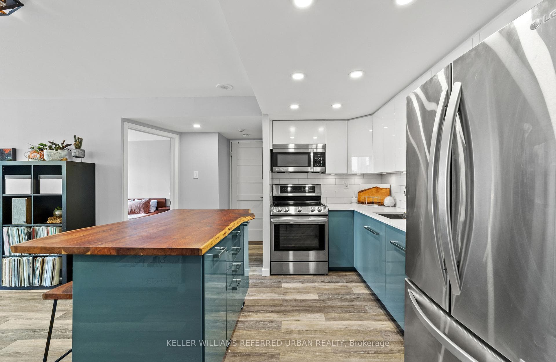 Stainless Steel Appl. and Floating Island