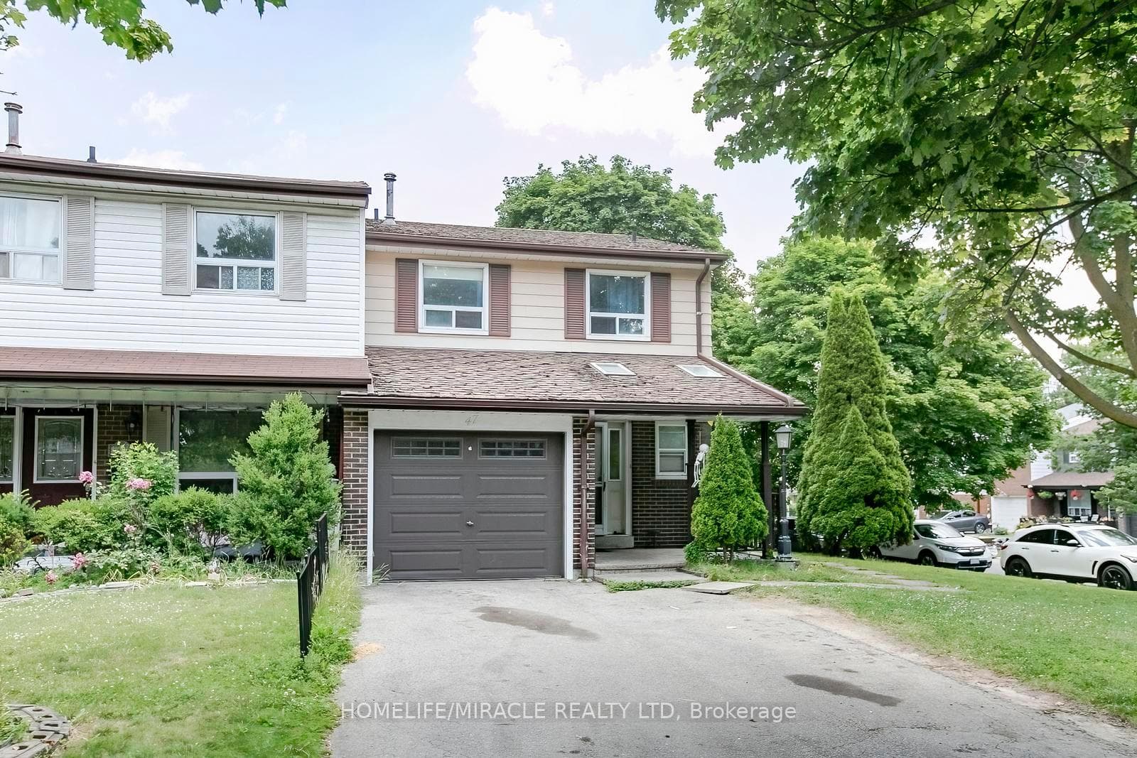 47 Longbourne Crescent photo 3