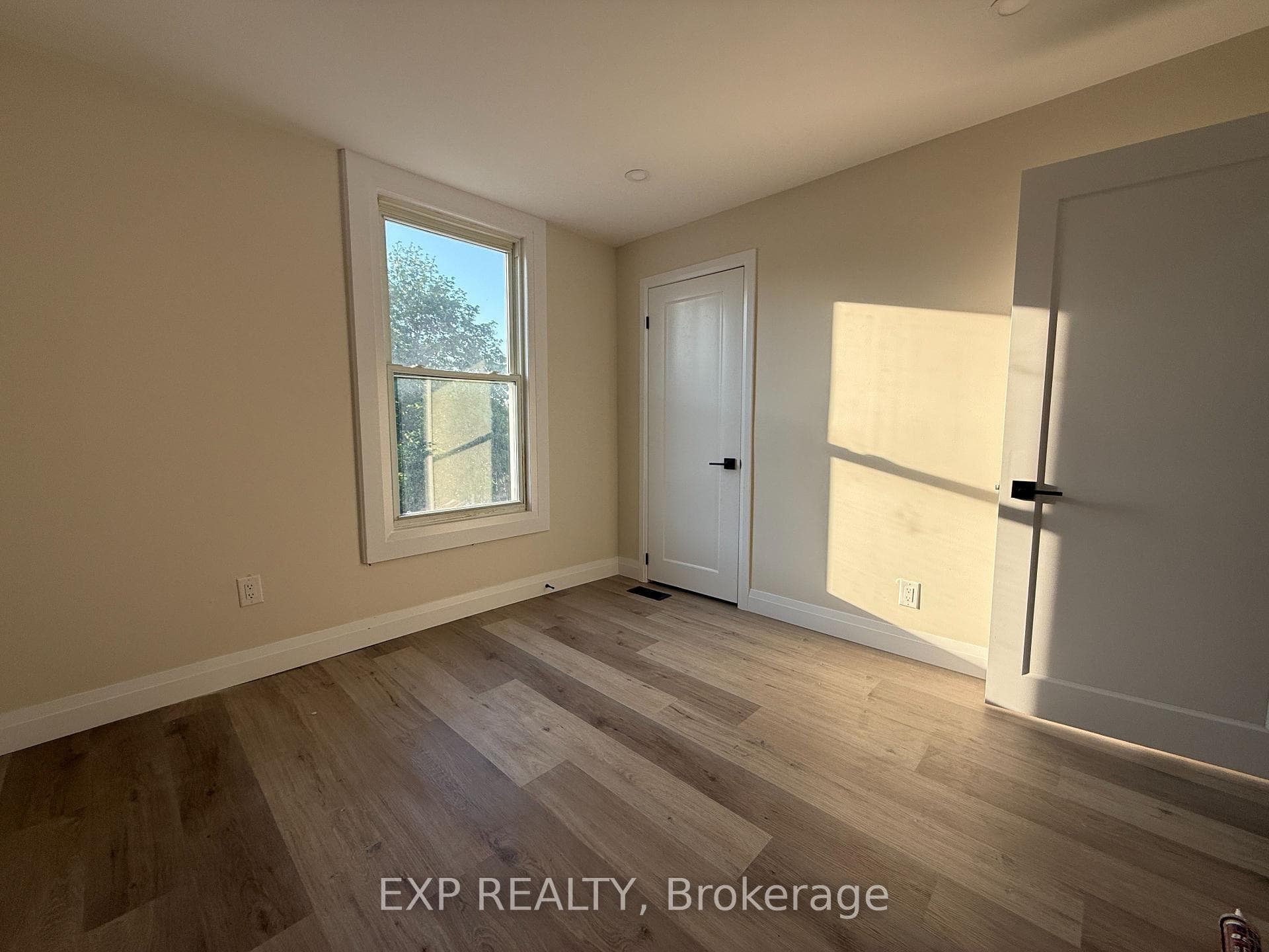 122 Alice Street Unit Upper photo 18
