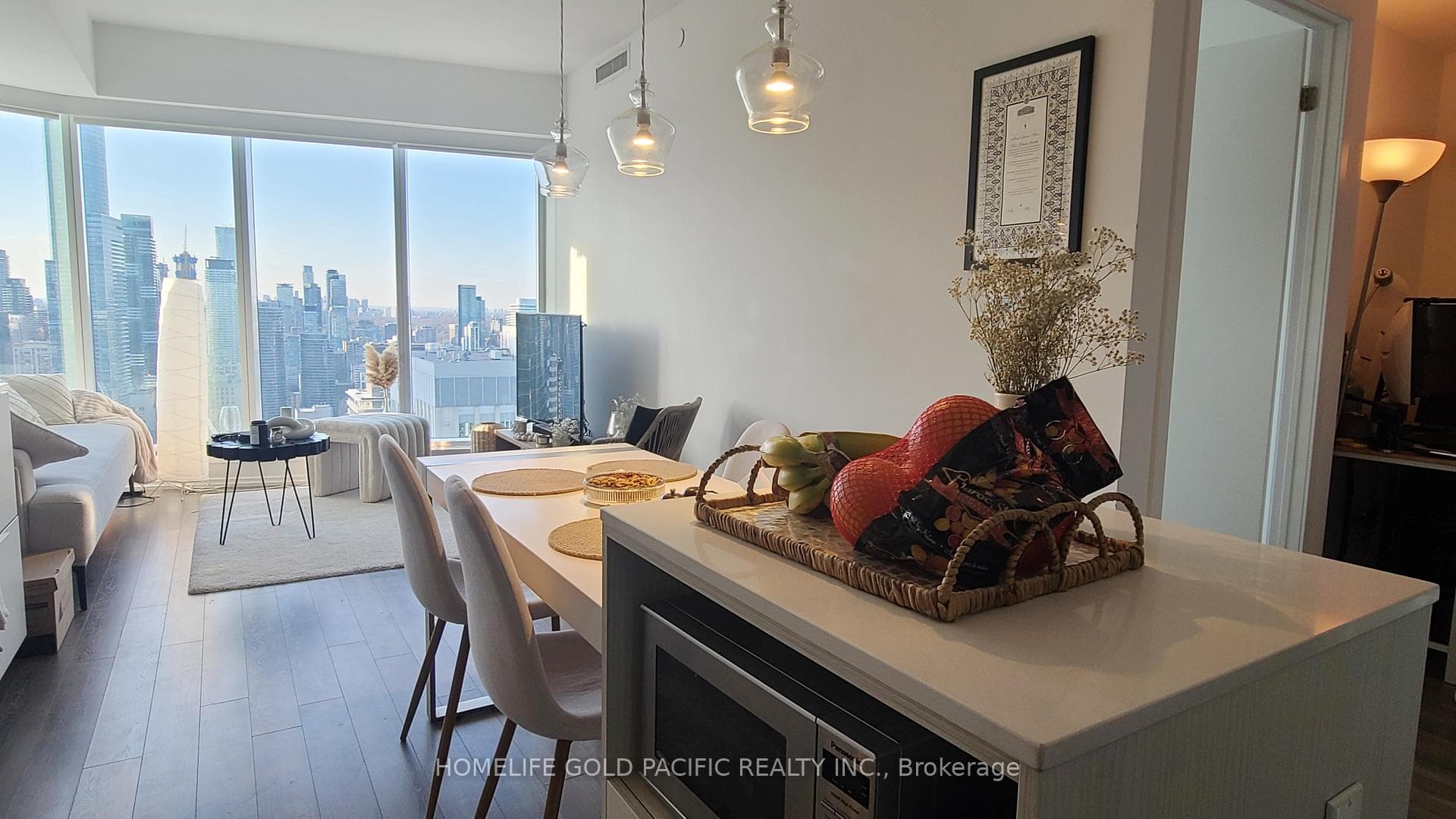 197 Yonge Street Unit 4114 photo 6