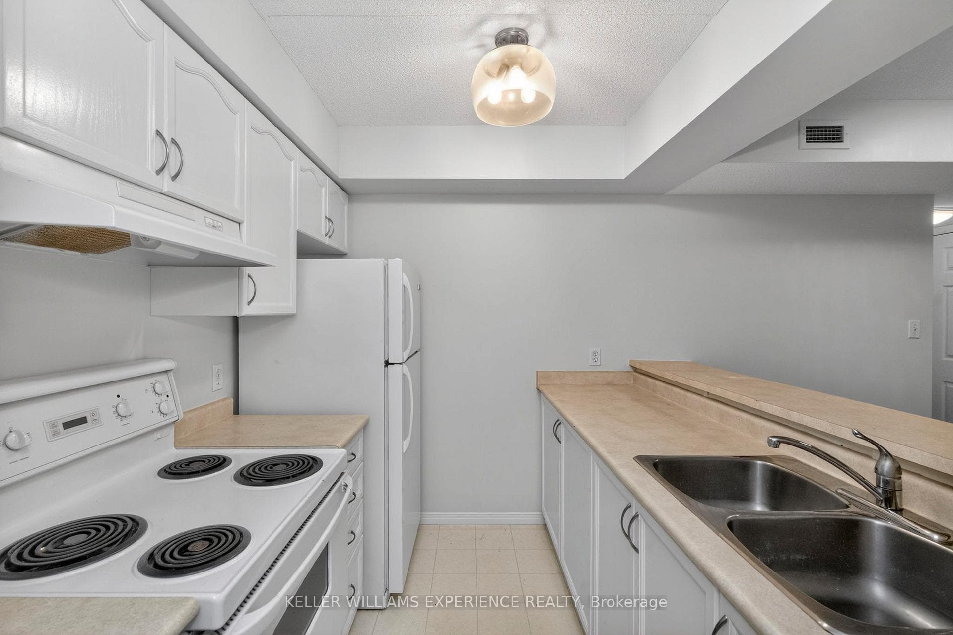 107 Bond Street Unit 208 photo 4