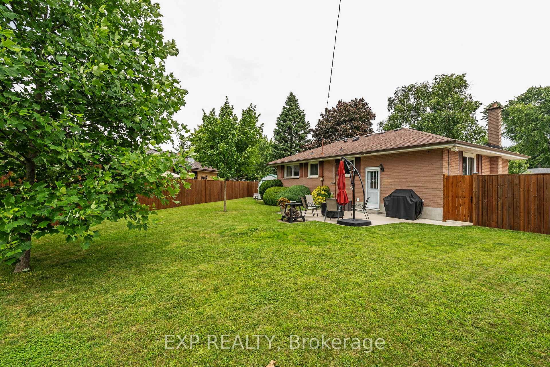 224 Irving Place photo 35