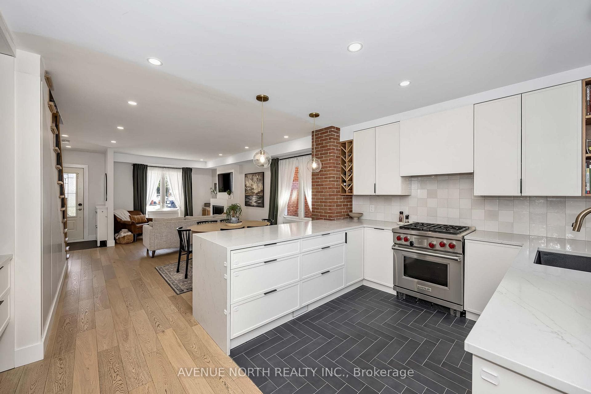 1091 Gladstone Avenue photo 15