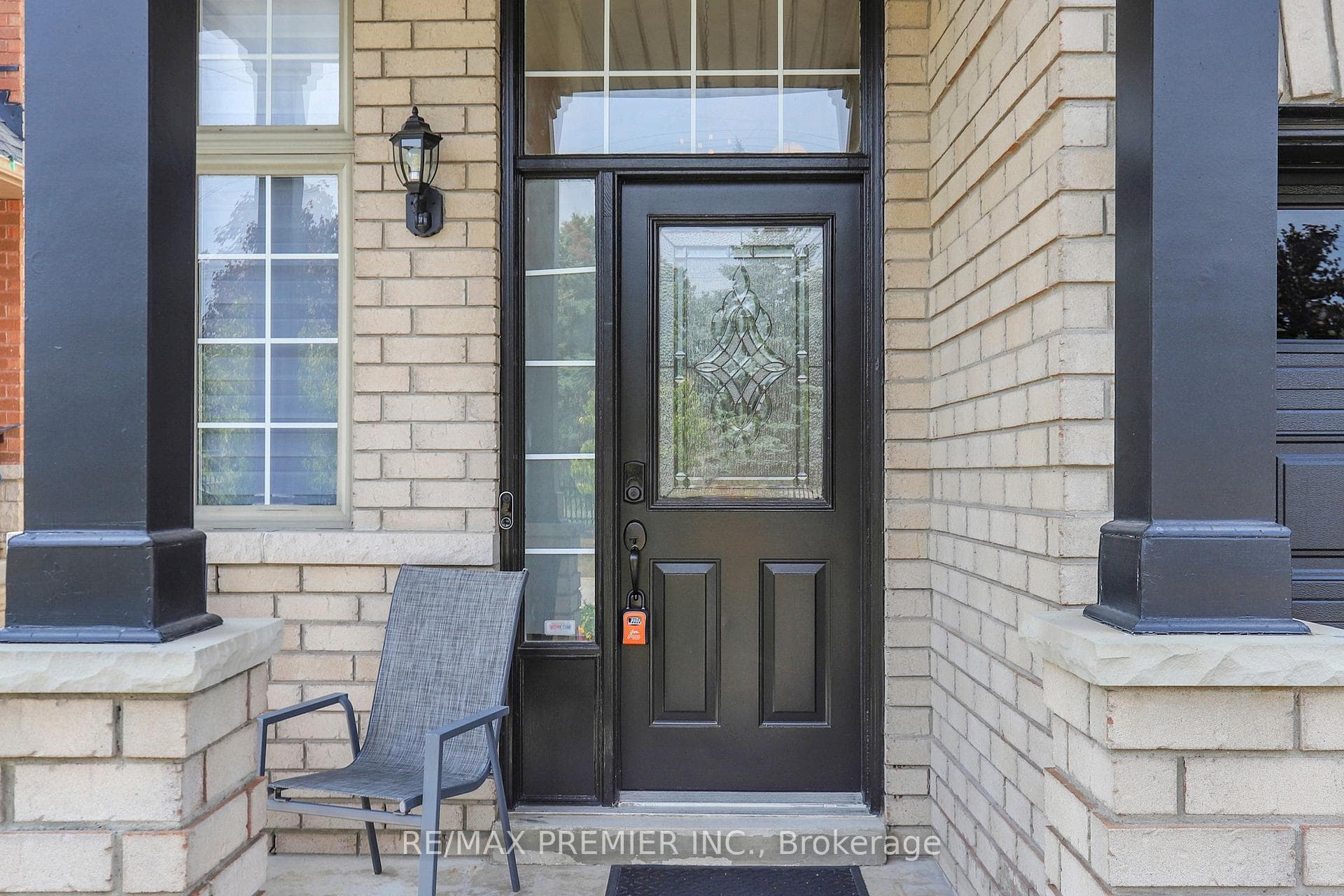 15 Gray Park Drive photo 2