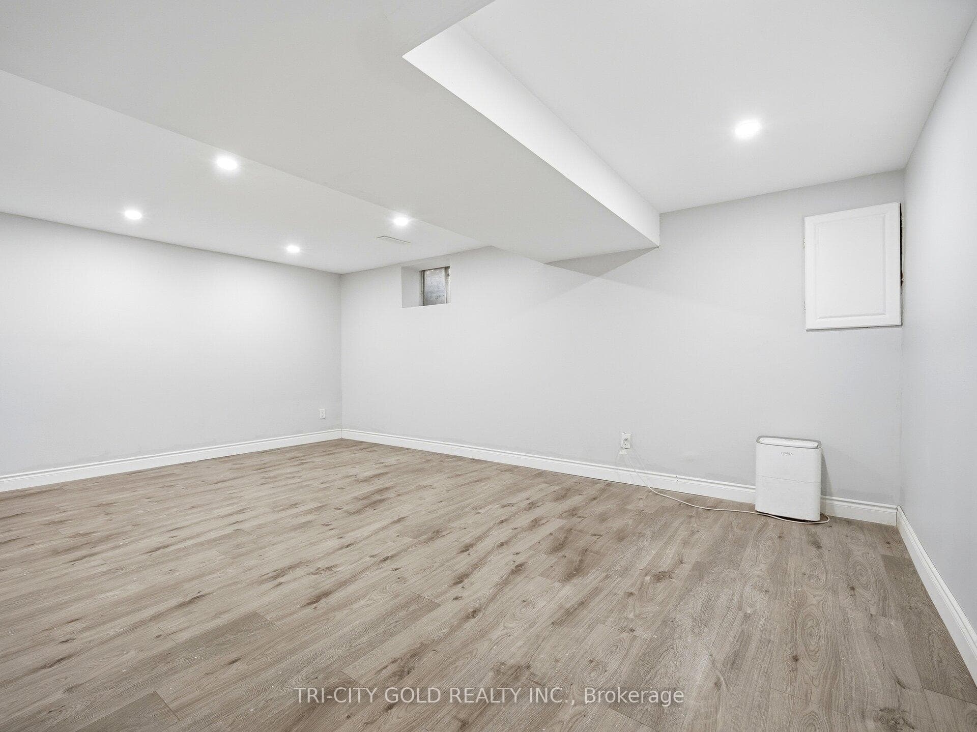 20 Carisbrooke Court Unit 20 photo 38