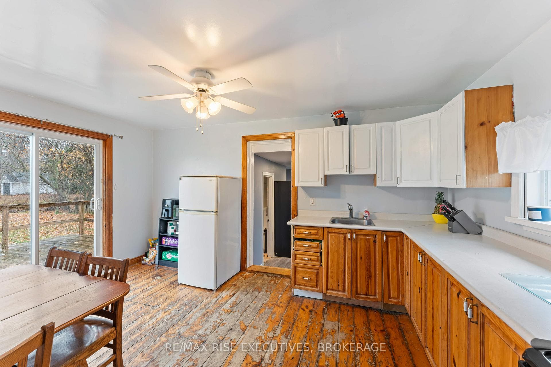 Kitchen / Dining