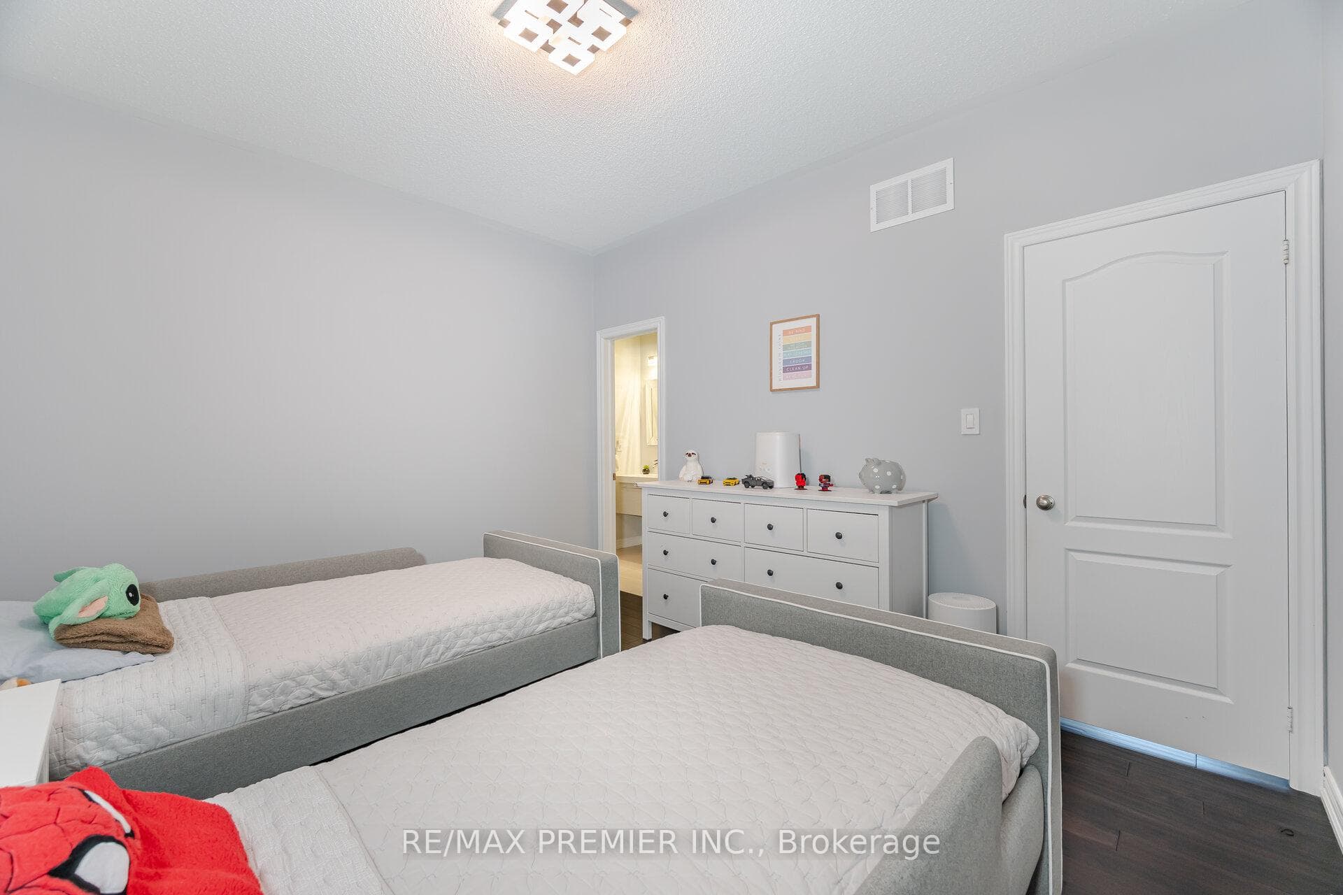 159 Lormel Gate photo 22