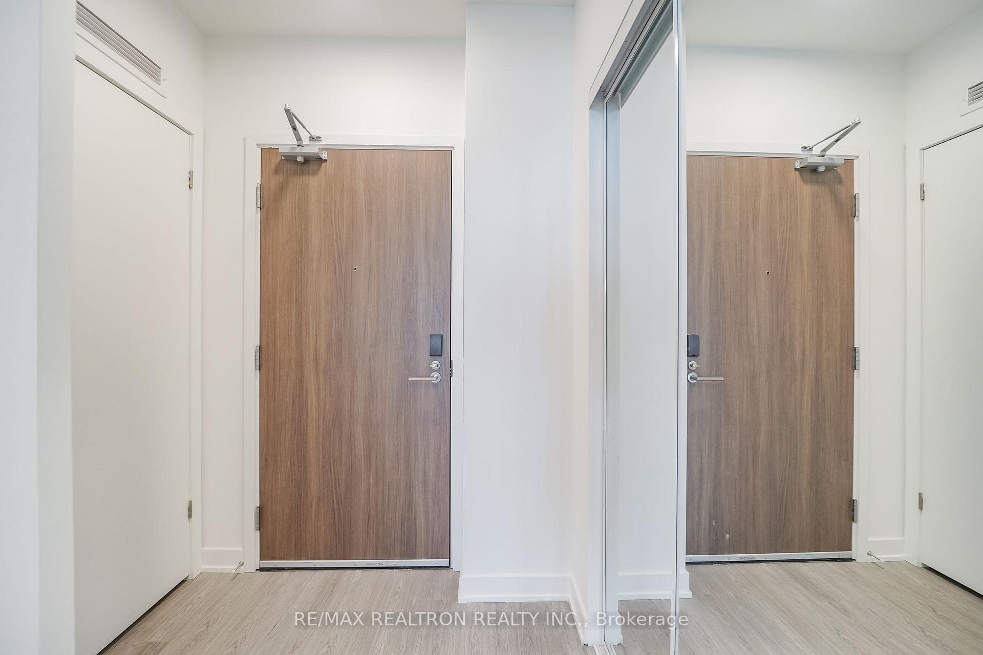 8188 Yonge Street Unit 627 photo 7