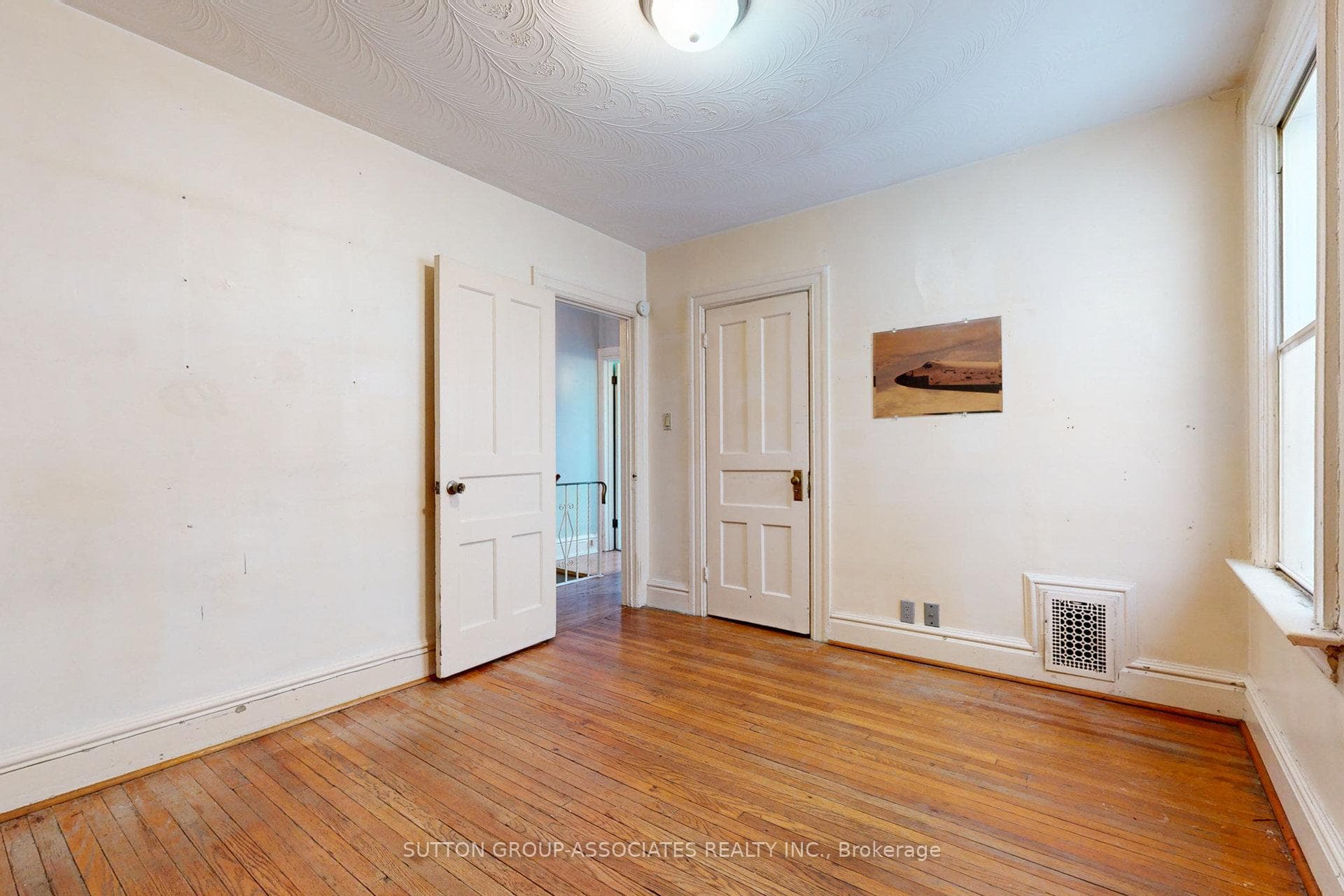 709 Crawford Street photo 23